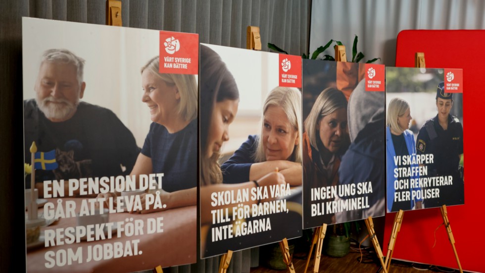 Under fredagskvällen påbörjar Socialdemokraterna och övriga riksdagspartier affischeringen inför valet 11 september.