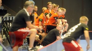 FBC Nyköping och Onyx fortsätter träningsmatcha – tunga första perioder för båda lagen
