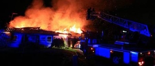 Villa övertänd efter bilbrand