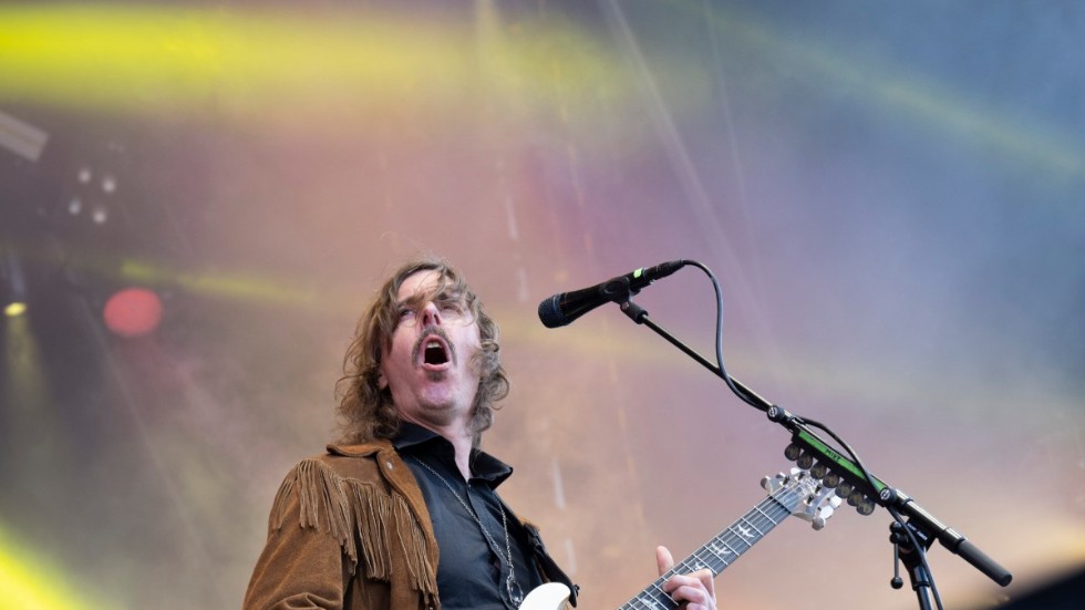 "Jan Gradvall sade något om att allt som är populärt är bra, men för mig är det 'fucking bananas', säger Mikael Åkerfeldt som genom åren fått kritik när Opeth offrat sin egen popularitet och bytt sound.
