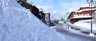 Ovanligt intensivt snöande i Kiruna – nytt snörekord: "Problem med fastighetsägare som bär ut snö på gatorna"
