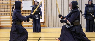 Sportspanarna gick ut i strid som samurajer