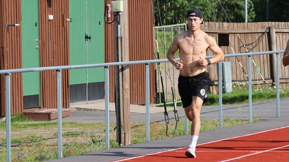 Anton Carlsson låg i framkant under löptestet. Han berättar själv att försäsongsträningen varit väldigt lyckosam.