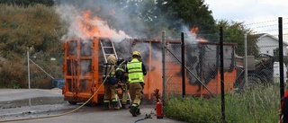 Brand i container i Fyrislund – räddningstjänst ryckte ut