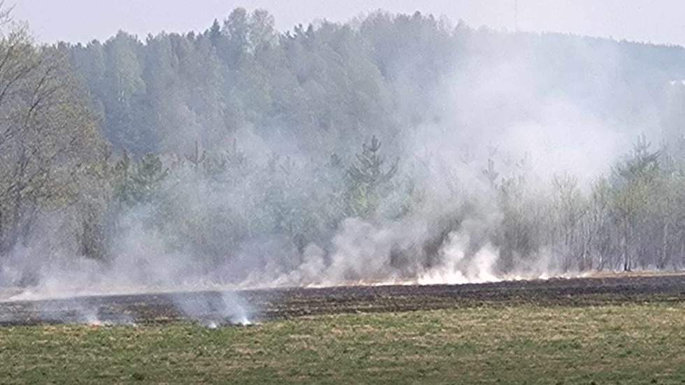 
A large grass fire broke out in Ljusvattnet. 13 units were dispatched to the scene.