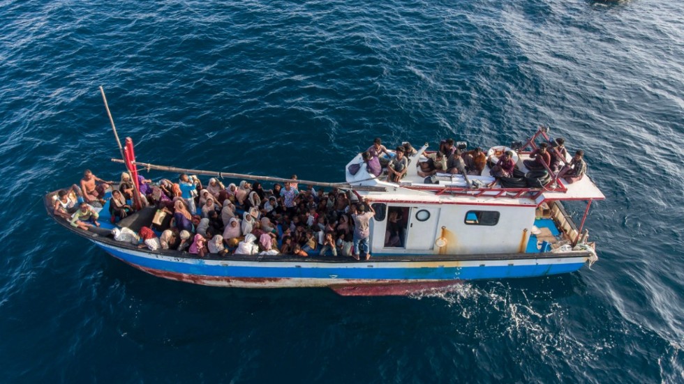 Många av de över 700 000 rohingyer som flytt Myanmar sedan 2017 har försökt ta sig vidare med båt till Malaysia från flyktinglägren i Bangladesh. Bilden är från ett annat tillfälle.