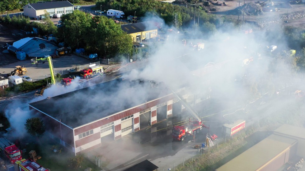 En kraftig brand utbröt i oktober förra året på den obemannade brandstationen i Hörby i Skåne. Upptäckten av branden fördröjdes på grund av avsaknad av automatiskt brandlarm. Arkivbild.