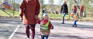 Baklängesmarsch och en bakvänd dag — barnsäkerhetens dag firades på förskola