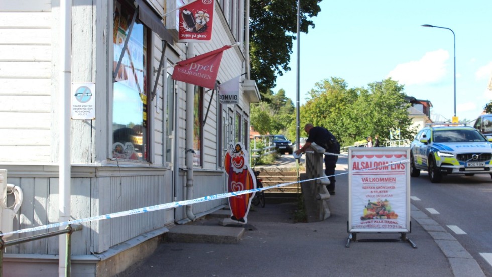 Det var den 23:e juli tidigare i år som en man i 25-årsåldern gick till attack mot Maher Alsalooms butik på Storgatan i centrala Kisa.