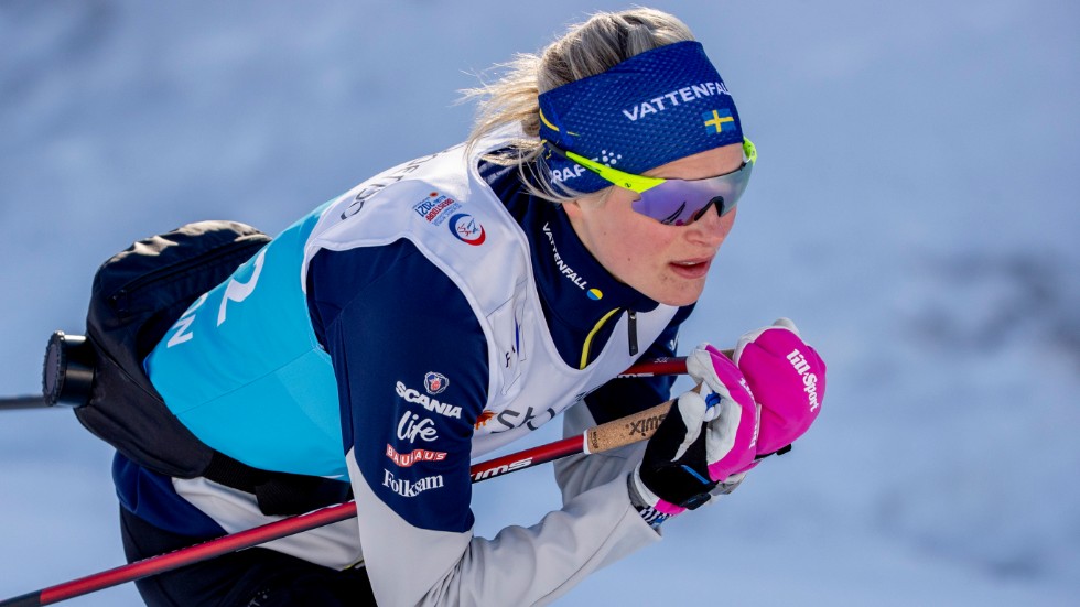 Frida Karlsson har redan ett VM-silver i Oberstdorf. På tisdag siktar han på på en ny medalj i 10 km fri stil.