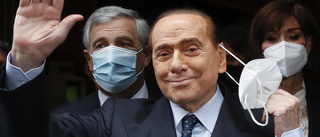 Sjukhusvård för Berlusconi efter fallolycka