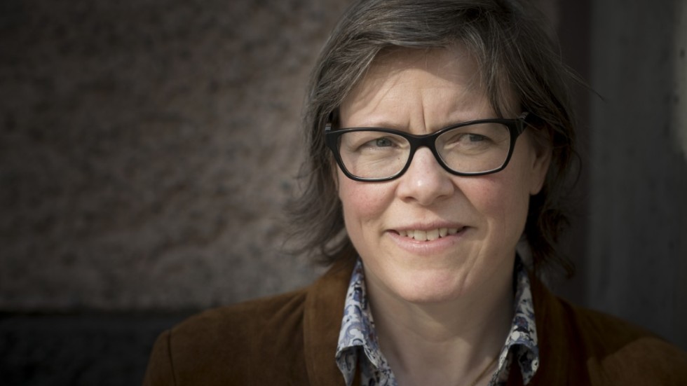 Lena Andersson är författare och kolumnist. Hon debuterade som författare med romanen "Var det bra så?" (1999). Genombrottet kom med den Augustprisade romanen "Egenmäktigt förfarande" (2013).