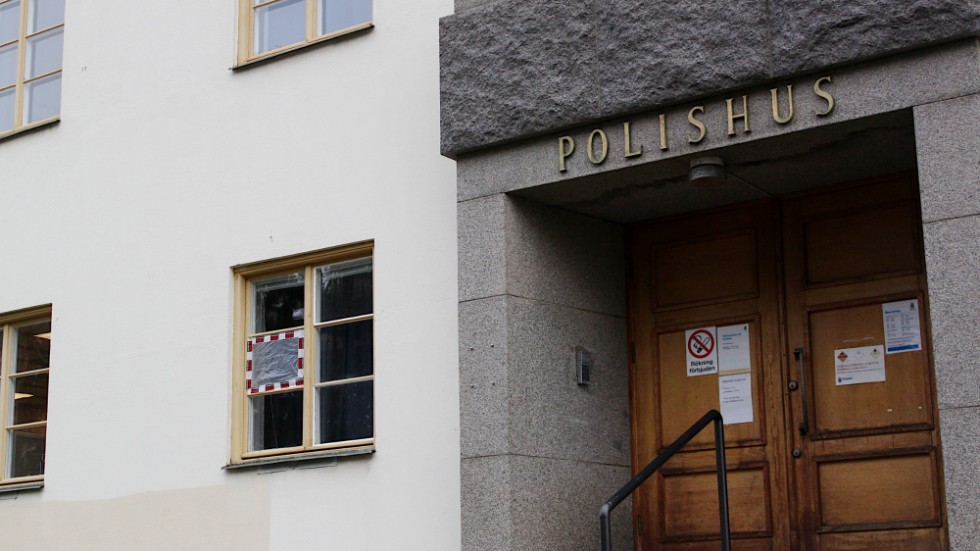 Ulf Gollungberg vid polisen i Västervik säger att man efter uppgifter som kommit in kan konstatera att det rör sig om ungdomar, men ingen är gripen.
