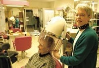 Eivor Grönvall slutar som frisör efter 50 år