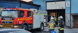 Branden hos Ljunghäll • Räddningschefen: "Släckningsarbetet har gått jättebra"