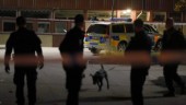 Tre häktade för mord i Södertälje – en släppt