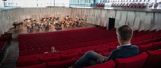 Här repar orkestern Beethovens klassiker • Nya Musik i Uppland-chefen: ”Levande musik är svårslaget”