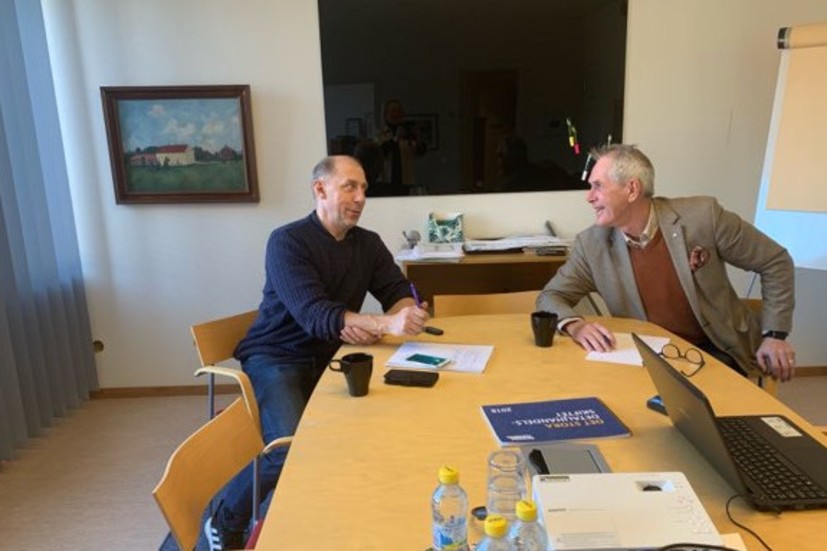Magnus Folkesson, utbildningsansvarig och Johan Hemmingsson, fastighetsägare i Vimmerby och ordförande i Vimmerby Fastighetsklubb ser fram emot samarbetet.