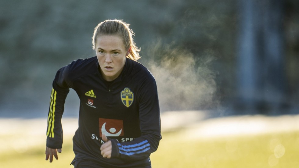 Magdalena Eriksson under damlandslagets träning inför EM-kvalet mot Slovakien.