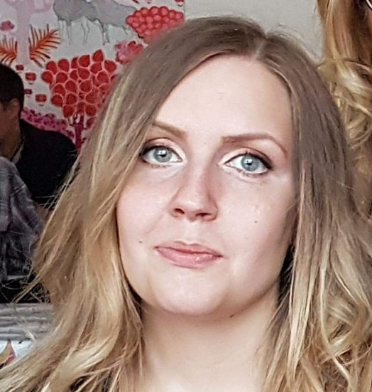 Försvunne Mikael Simonssons systerdotter Elina Sundqvist säger att anhöriga måste förlita sig på polisens arbete.