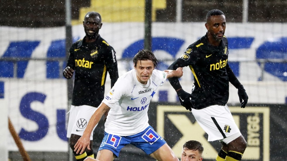 IFK Norrköpings Simon Thern riktar svidande kritik mot den svenska fotbollsdomarkåren.
