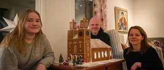 Familjens projekt – bygga Klosters kyrka av pepparkaka