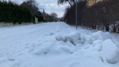 Lägg snön på vissa trottoarer så att gatan hålls öppen