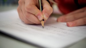 SD: Att lägga ner skolor är helt fel väg att gå