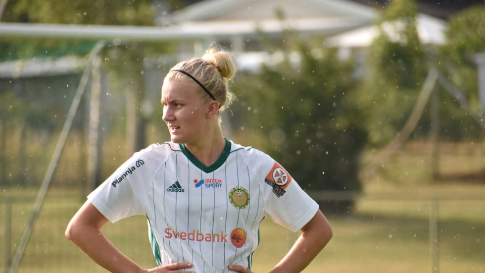 Matilda Hemmingssons Hultsfreds FK mötte Rockneby IK i division 3 under söndagen. 