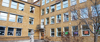 Bygg två fullstora hallar vid Kungsbergsskolan