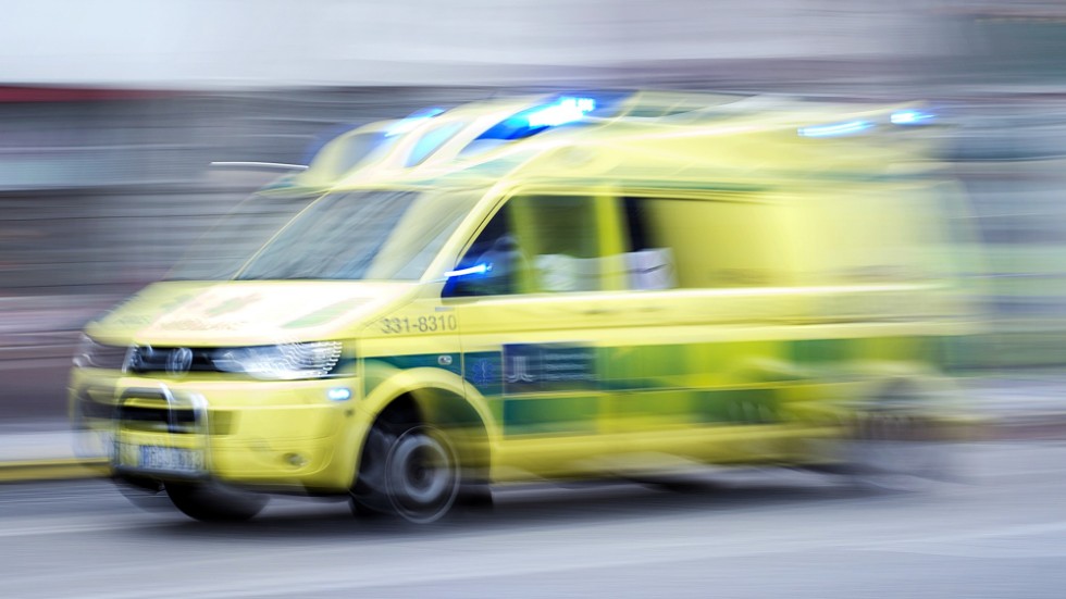 Det behövs fler ambulanser i Skellefteå, menar skribenten. 
