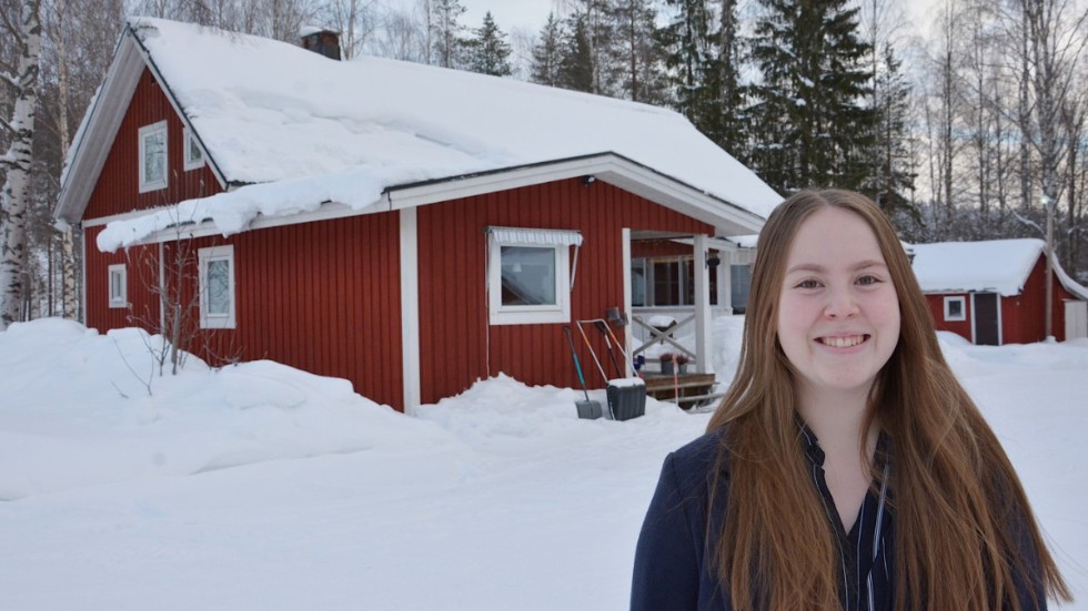 En tjej som trivs ute på landet. Svartlåtjejen Olivia Steen jobbar som projektledare för Youth up North." Att bo i en by är speciellt. Det har alltid känts hemma för mig", säger hon.