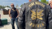 Brandmän på motorcykel besökte Strängnäs i samlad trupp