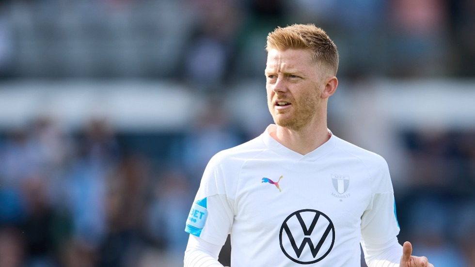 Malmö FF:s Anders Christiansen drabbades under våren av hjärtproblem och spelar inte mer denna säsong, men är tillbaka i miljön kring laget. Arkivbild.
