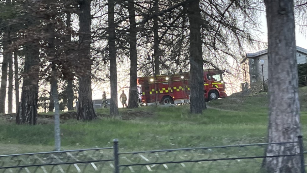 Gräset brann vid Belvederen i Trädgårdsföreningen på valborgskvällen och räddningstjänsten fick rycka ut.