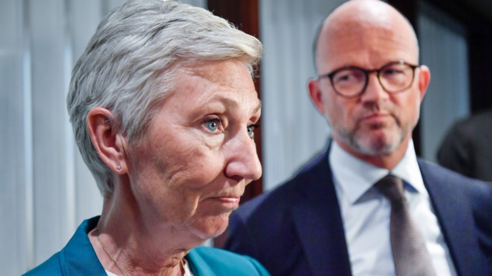 LO:s ordförande Peggy Hessen Følsvik och NHO:s Ole Erik Almlid berättar om överenskommelsen.
