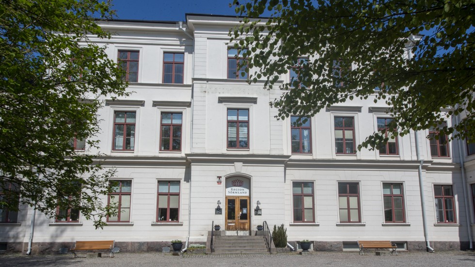 Region Sörmland beräknas få ett underskott på 1,2 miljarder kronor 2023.
