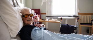 Kerstin, 94, trivs på avdelningen som ska lösa vårdplatskrisen