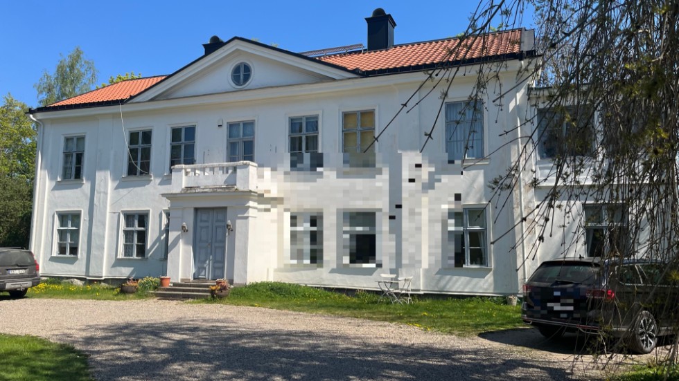 Signaturen Bosse N tycker att kommunen ska sälja Ringstad gård som köptes för 125 miljoner kronor i slutet av förra sommaren.