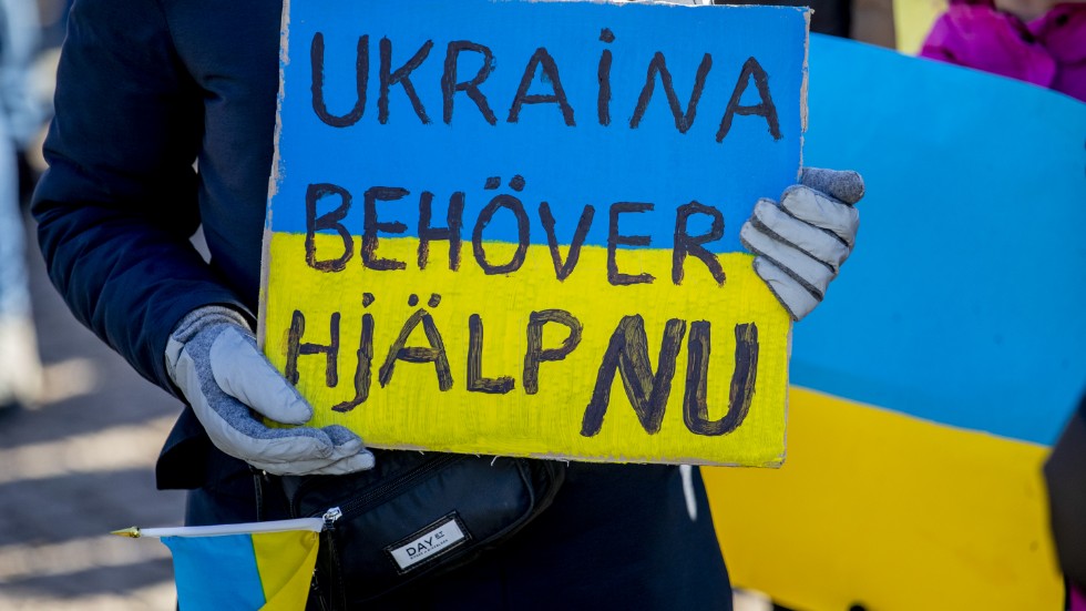 Ökningen förklaras framför allt av svenskarnas engagemang för Ukraina. Arkivbild.