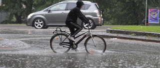 Kraftigt regn översvämmar Örebro