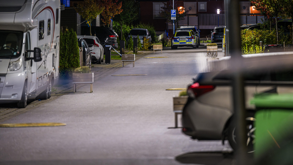 Pojken misstänks ha skjutit ihjäl två personer i en villa i Tullinge i Botkyrka söder om Stockholm. Arkivbild.