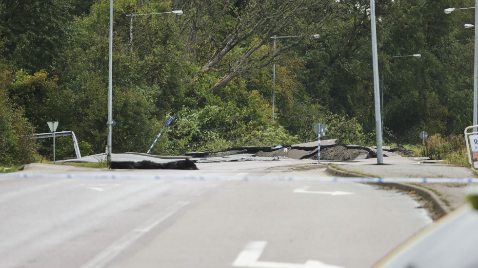E6 vid Stenungsund är avstängd i båda riktningarna efter jordskredet.