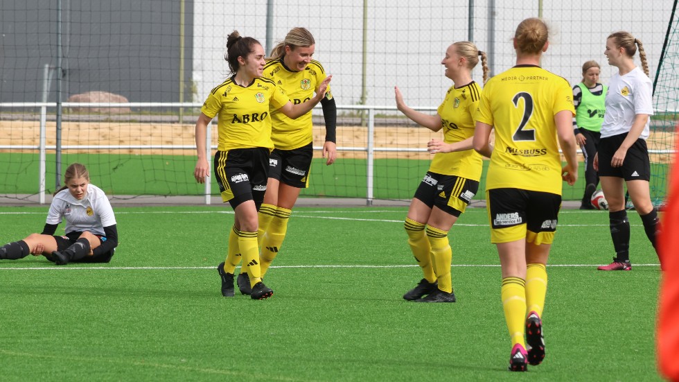 Målfrossa. Vimmerbys damlag gjorde 13 (!) mål när Växjö besegrades.  
