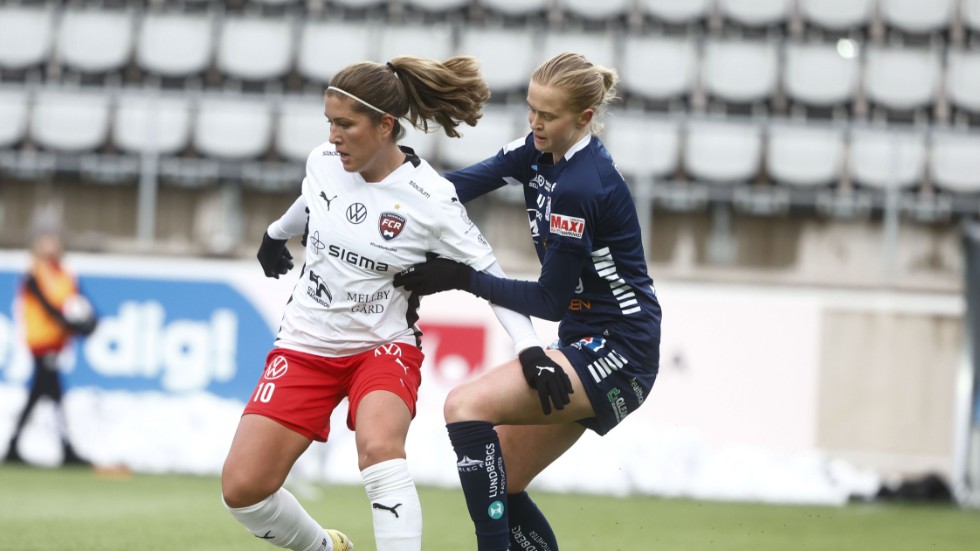 Linköpings Emma Östlund (till höger) kallas in till landslaget. Arkivbild.