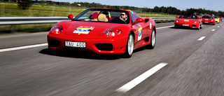 Kortege med hundratals Ferraribilar genom länet