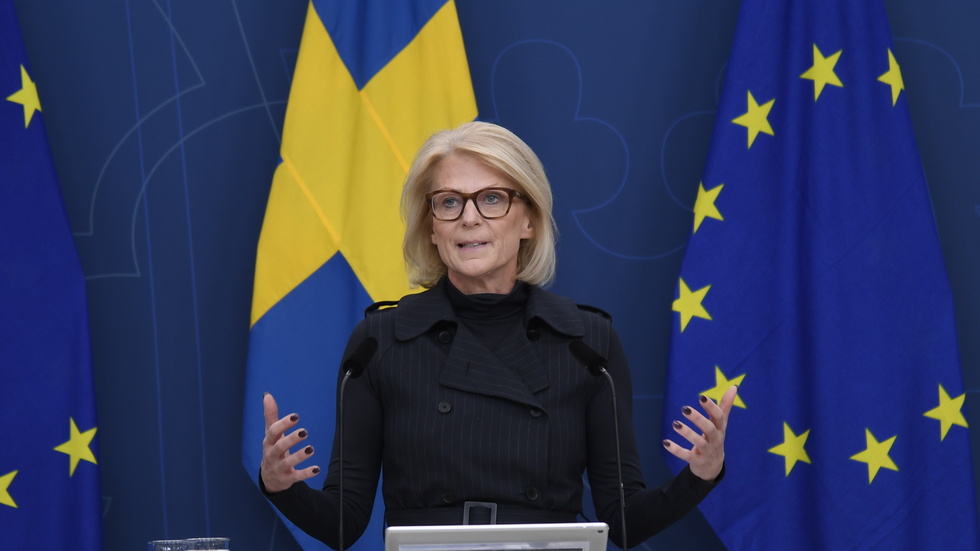 Finansminister Elisabeth Svantesson (M) i samband med dagens pressträff om det ekonomiska läget.