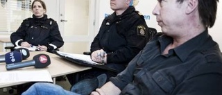 Polisen sköt flera skott mot bil