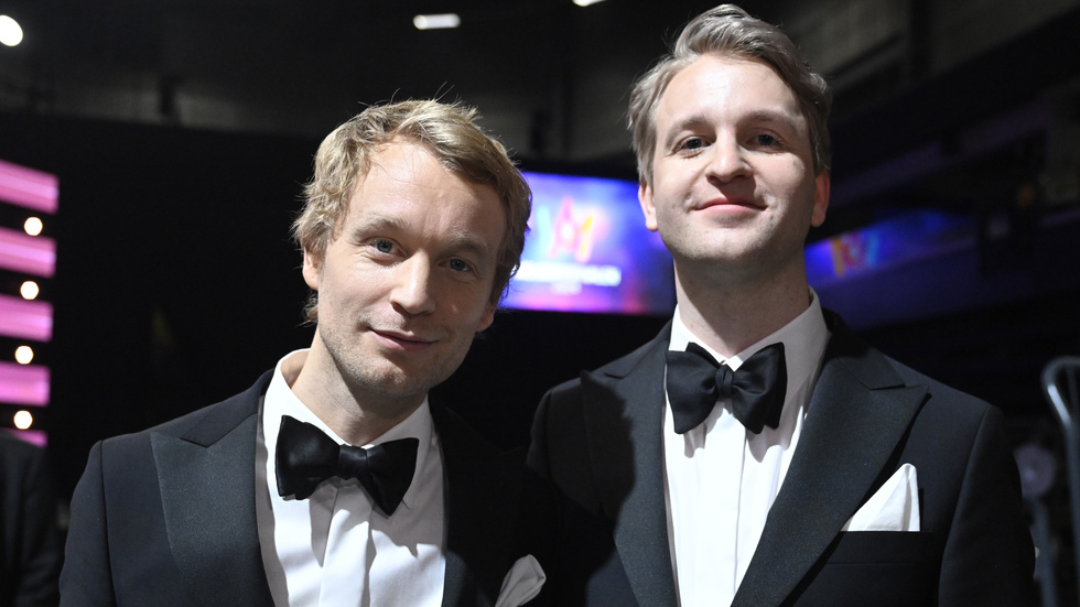 Björn Gustafsson och hans bror Oscar Gustafsson inledde Melodifestivalens fjärde deltävling i Eskilstuna.