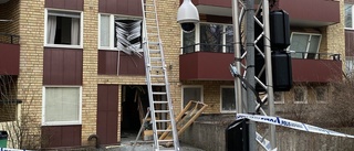 JUST NU: Kraftig explosion – fönster utblåsta på flerfamiljshus